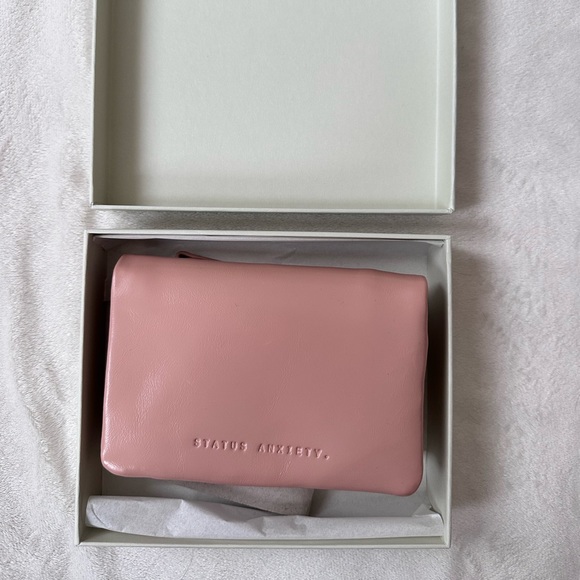 NEW Leather Wallet from Status Anxiety: Is Now Better - Dusty Pink - Picture 1 of 9